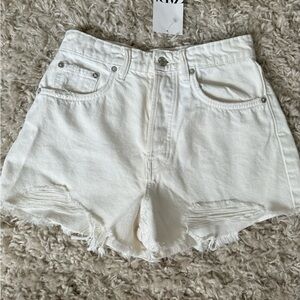 Brand New Zara White high waisted shorts
